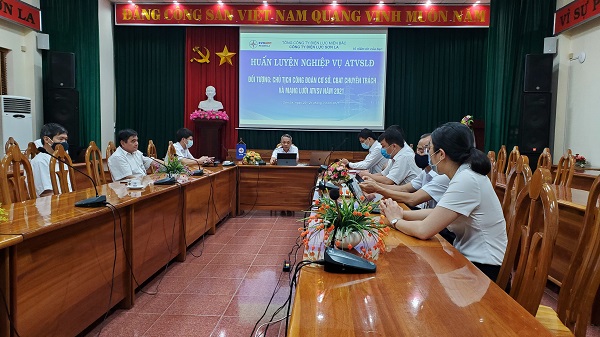 Huấn luyện công tác an toàn cho mạng lưới An toàn vệ sinh viên

